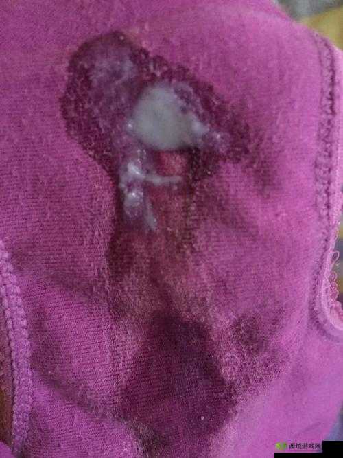女生流出白白的东西是怎么回事？