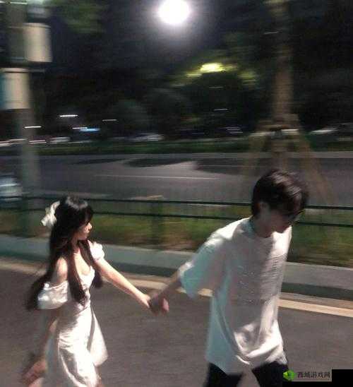 情侣晚上穿什么运动服：让夜晚更温馨的时尚选择